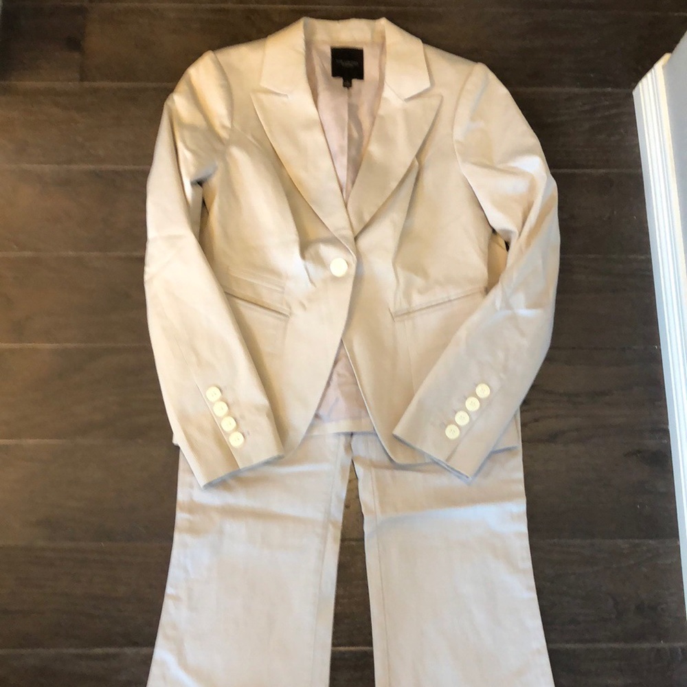 Light tan pinstriped suit!!!! Brand new condition
